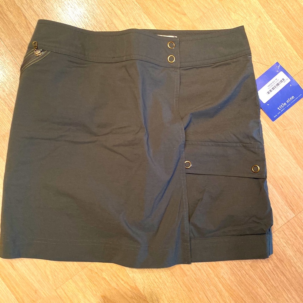 Women’s Title Nine Skort Wrap Nylon Stretch Hiking Athletic Trek Size 8